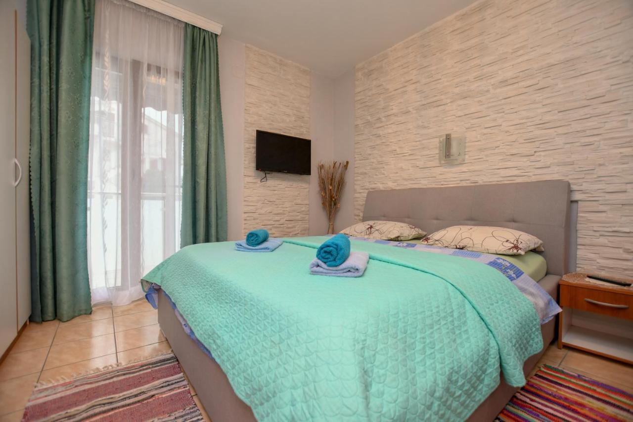 Apartment Camelia Porec Exterior photo