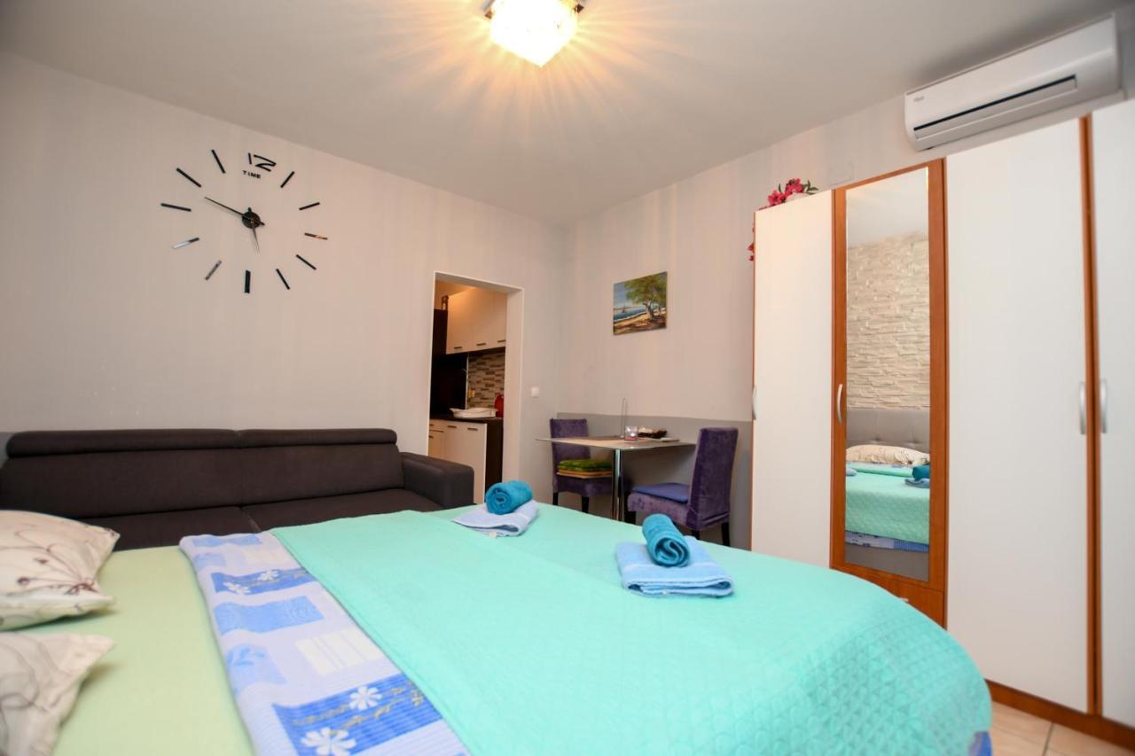 Apartment Camelia Porec Exterior photo