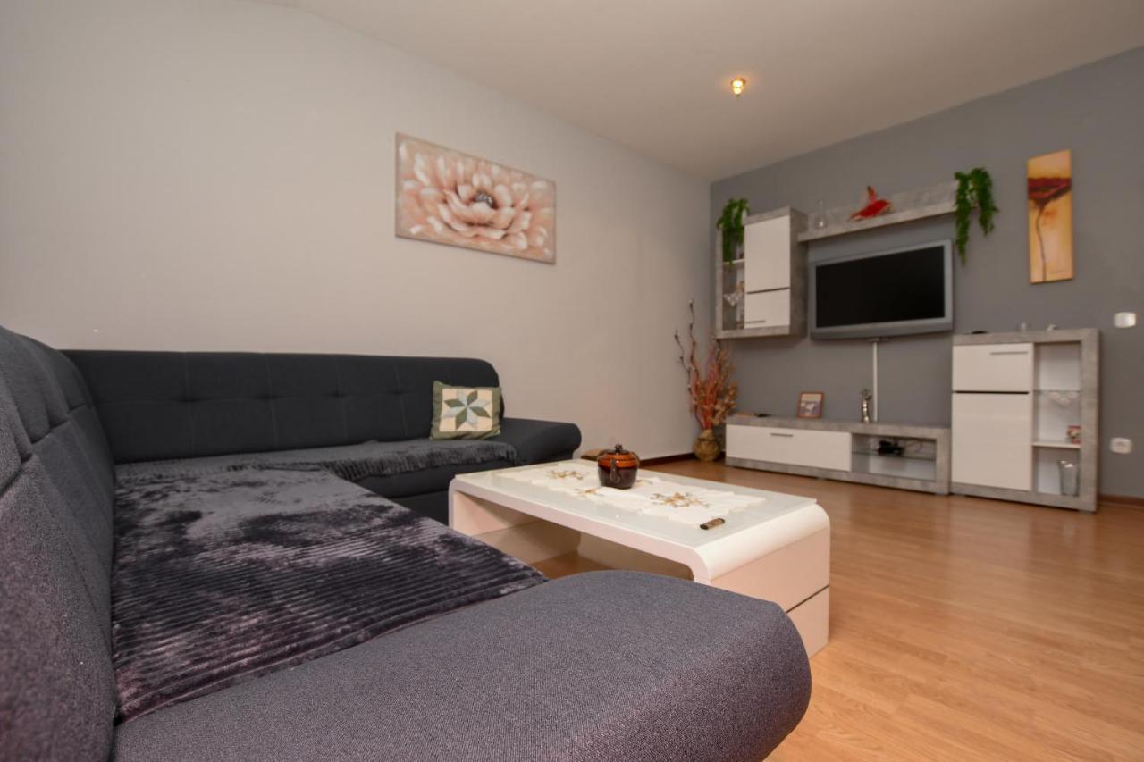 Apartment Camelia Porec Exterior photo
