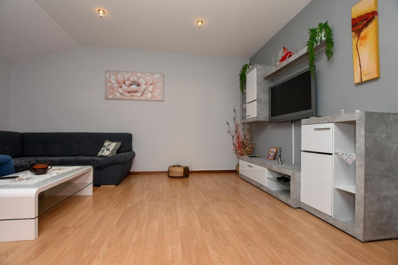 Apartment Camelia Porec Exterior photo