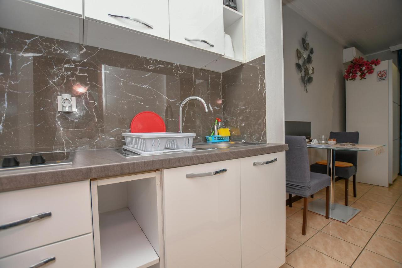 Apartment Camelia Porec Exterior photo